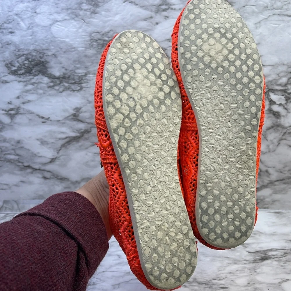 TOMS Shoes Womens Slip On Orange Coral Alpargata Crochet Lace size 10